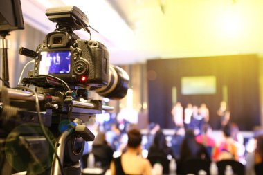 Video DSLR Camera social network live recording on interview session of contest