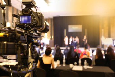 Video DSLR Camera social network live recording on interview session of contest