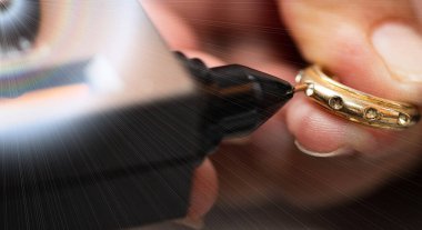 Elmas Testi Gemstone Seçici Mücevher Mücevher Mücevherat Testi, hızlı, hassas, güvenli, seçici odaklanma için taşınabilir elektronik cihaz ile gerçek olup olmadığını kontrol etmeye hazır.