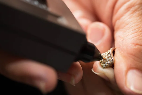 Elmas Testi Gemstone Seçici Mücevher Mücevher Mücevherat Testi, hızlı, hassas, güvenli, seçici odaklanma için taşınabilir elektronik cihaz ile gerçek olup olmadığını kontrol etmeye hazır.
