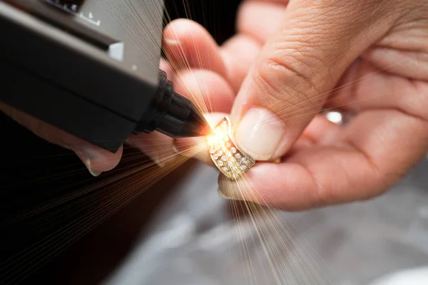 Elmas Testi Gemstone Seçici Mücevher Mücevher Mücevherat Testi, hızlı, hassas, güvenli, seçici odaklanma için taşınabilir elektronik cihaz ile gerçek olup olmadığını kontrol etmeye hazır.