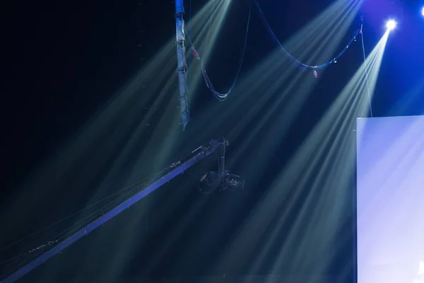 High Video Dslr Production CameraソーシャルネットワークOn Moving Crane Weight Stage Live — ストック写真