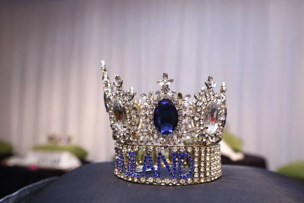 Miss Pageant Crown Wth Jewelry Diamond Pearl Silver Ruby Виставці — стокове фото