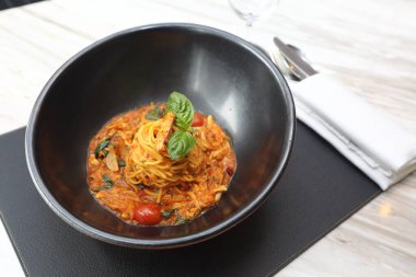 Mavi Yüzücü Yengeç Tagliolini, Amerikan Stili Lüks Restuarant