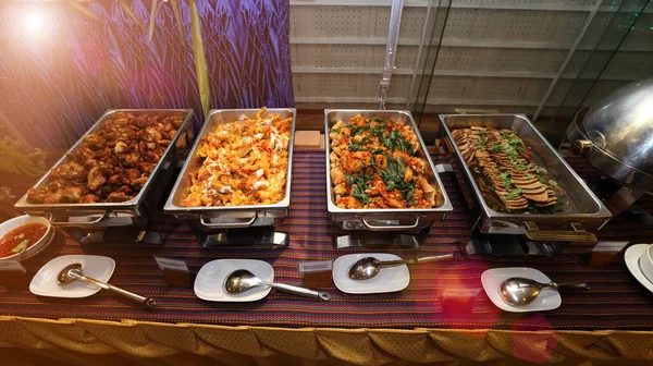Thai Fűszeres Ételek Büfében Étkező Tányér Kész Enni Csoporttalálkozó Konferencia — Stock Fotó
