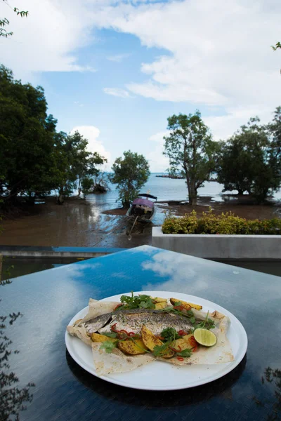 Seabass Fish Potato Hot Oven Salt Wrapped Foil Fusion Food — Stock Photo, Image