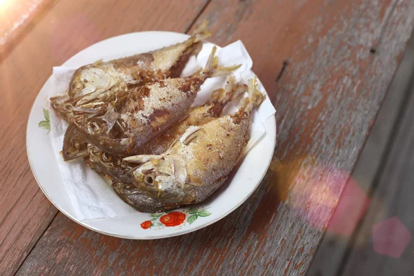 Ikan Makarel Goreng Makanan Lokal Thailand Pla Too Dalam Hidangan — Stok Foto