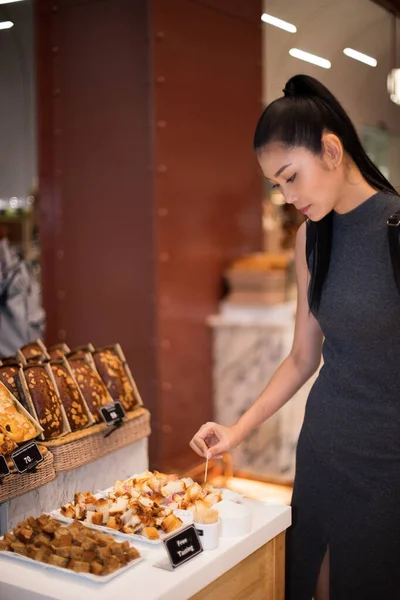 Muchos Diseño Buen Aspecto Colorido Bocadillo Panadería Escaparates Refrigerador Muestran — Foto de Stock