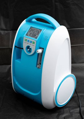 Medikal Cihaz Mavi Portatif Oksijen Silindiri Solunum Bozuklukları olan hastalar için gaz koymak için Stüdyo Işıklandırma Siyah Arkaplan