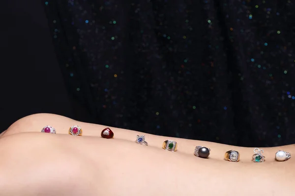 Edelstenen Sieraden Daimond Goud Zilver Robijn Vavluable Ringen Gepresenteerd Menselijke — Stockfoto