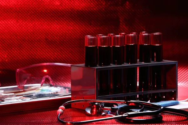 Зразок Крові Скляні Лабораторні Випробувальні Інструменти Обладнання Шприц Стетоскоп Лоток — стокове фото