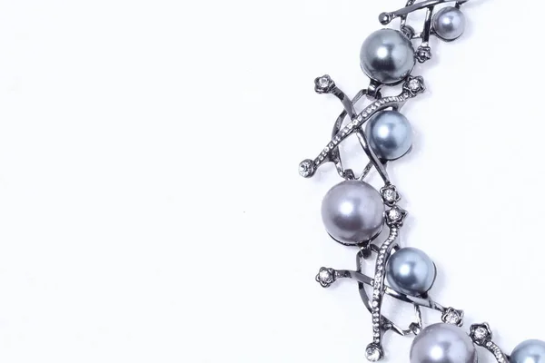 Perle Noire Avec Collier Bâton Diamant Sur Fond Blanc Espace — Photo