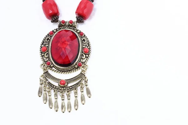 Típico Collar Tribu Africana Con Piedra Preciosa Rubí Rojo Plata — Foto de Stock