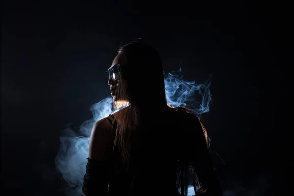 White Smoke Tan Skin Asian Woman Zwart Recht Haar Met — Stockfoto