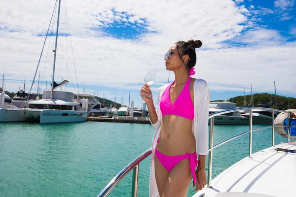 Beautiful Mix Race Tanned Skin Woman Drink Wine Glass Luxury — Φωτογραφία Αρχείου