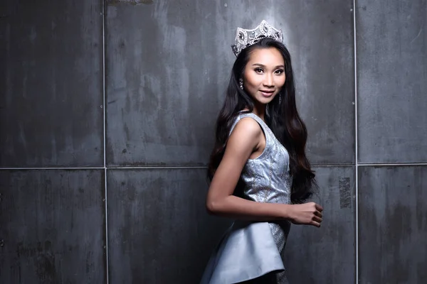 Porträtt Miss Pageant Beauty Contest Paljett Blå Kväll Boll Gown — Stockfoto