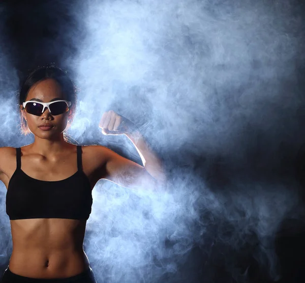 Asian Tan Skin Sport Girl Fog Smoke Dark Background Environment — Stock Photo, Image