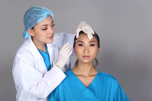 Asian Doctor Nurse Check Face Forehead Structure Plastic Surgery Inject — Stock Photo, Image