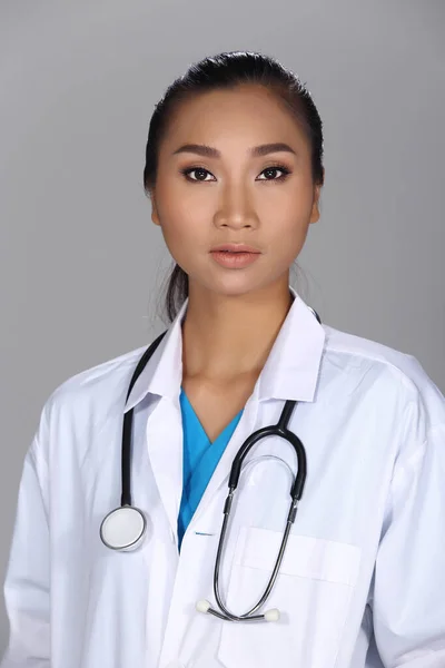 Asiática Hermosa Doctora Enfermera Mujer Blanco Azul Uniforme Con Estetoscopio — Foto de Stock