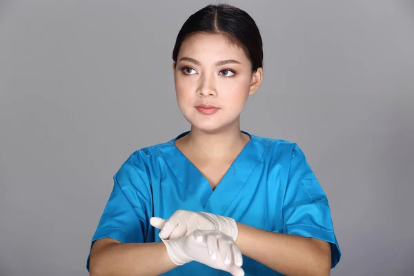 Asiática Hermosa Doctora Enfermera Mujer Uniforme Azul Con Guantes Goma — Foto de Stock
