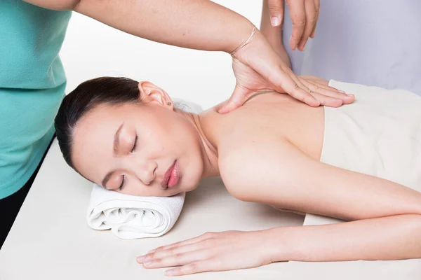 Massage Corps Sur Dos Spécifique Femme Asiatique Appuyant Sur Les — Photo