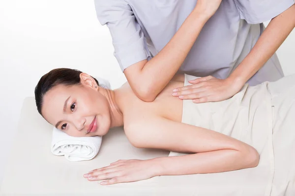 Massage Corps Sur Dos Spécifique Femme Asiatique Appuyant Sur Coude — Photo