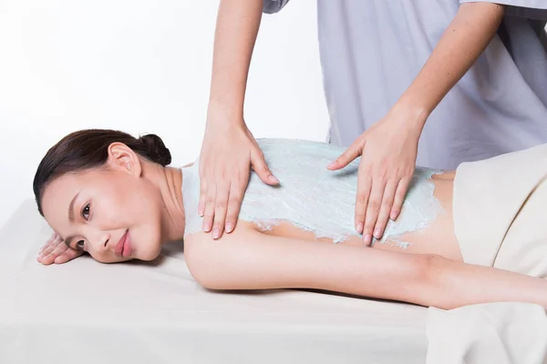 Scrub Terapeuta Professionale Con Mani Applicare Luce Delicato Trattamento Bellezza — Foto Stock