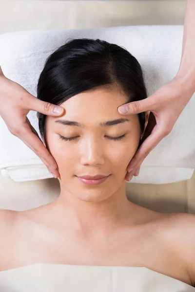 Ayurvedic Head Massage Therapy Sur Front Facial Master Chakra Point — Photo