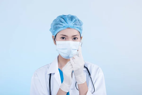 Asiática Bela Enfermeira Médica Mulher Uniforme Com Estetoscópio Luvas Borracha — Fotografia de Stock