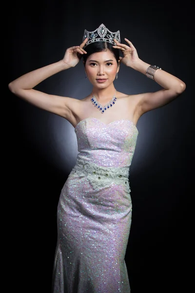 Portrait Von Miss Pageant Schönheitswettbewerb Pailletten Abendkleid Ballkleid Langes Kleid — Stockfoto