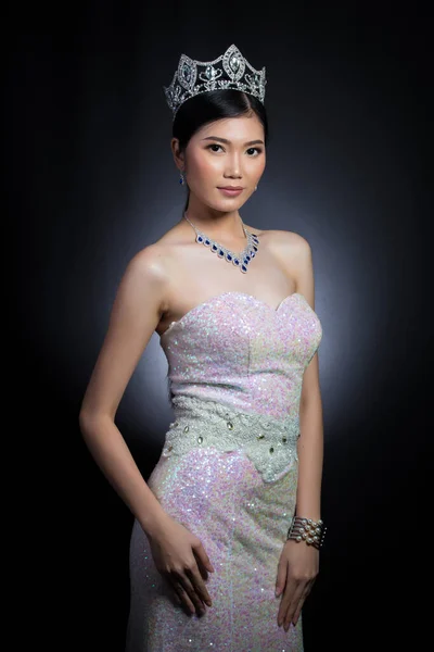 Portrait Von Miss Pageant Schönheitswettbewerb Pailletten Abendkleid Ballkleid Langes Kleid — Stockfoto