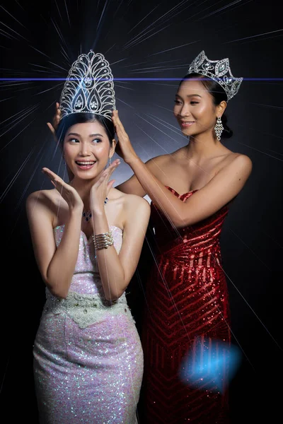 Last Year Winner Miss Beauty Pageant Contest Put Diamond Crown — Stock Photo, Image