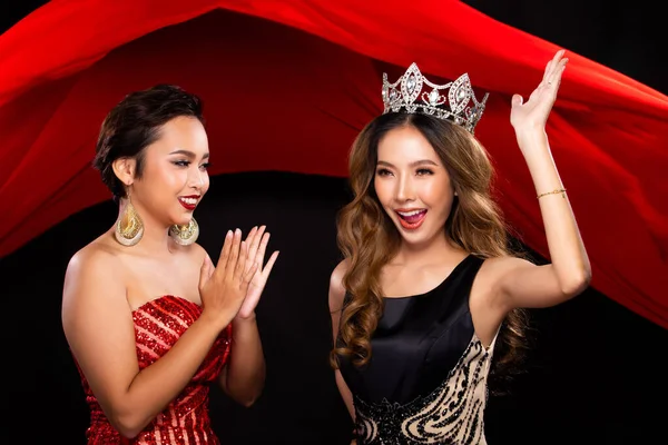 Two Miss Beauty Pageant Queen Contestants Happy Smile Jewel Diamond — Stock Photo, Image