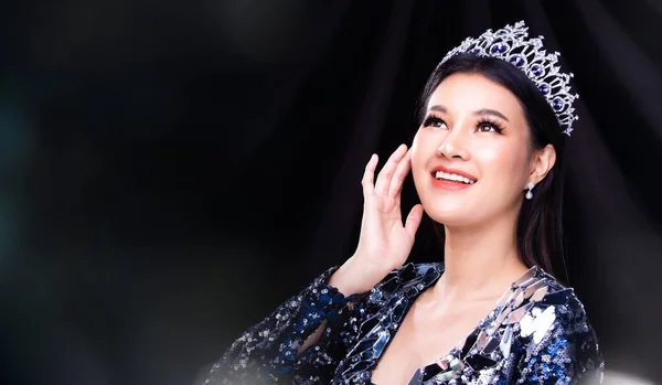Retrato Miss Desfile Concurso Belleza Lentejuelas Azules Vestido Noche Con — Foto de Stock