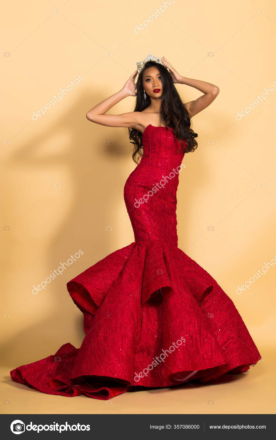 Miss Beauty Pageant Queen Contest in Asian Gown Stock Photo - Image of  japanese, miss: 125326866