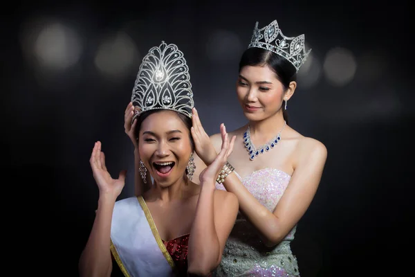 Ganador Del Año Pasado Miss Concurso Belleza Puso Diamond Crown —  Fotos de Stock