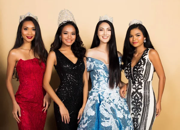 Group Four Miss Beauty Pageant Queen Contest Asian Evening Ball — Stock Photo, Image