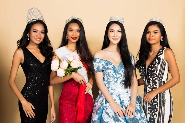 Group Four Miss Beauty Pageant Queen Contest Asian Evening Ball — Stock Photo, Image