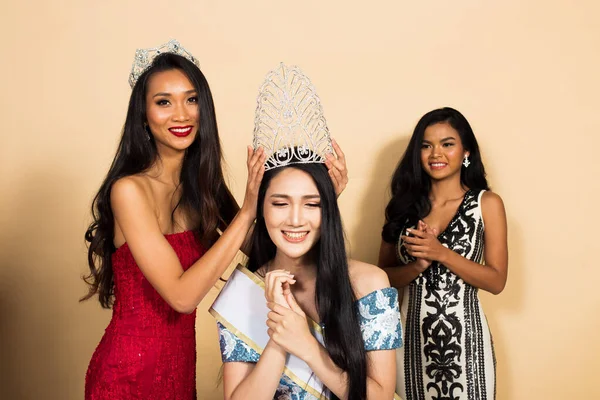 Group Three Miss Beauty Pageant Queen Contest Asian Evening Ball — Φωτογραφία Αρχείου