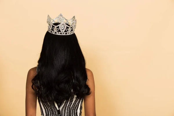 Miss Beauty Pageant Queen Contest Ázsiai Estélyi Bál Ruha Flitteres — Stock Fotó