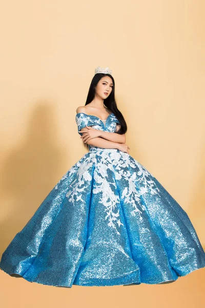 Miss Beauty Pageant Queen Contest Asian Evening Ball Gown Flitteres — Stock Fotó