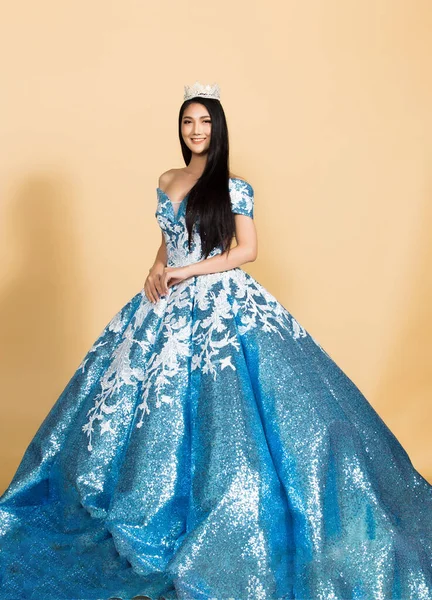 Miss Beauty Pageant Queen Contest Asian Evening Ball Gown Flitteres — Stock Fotó