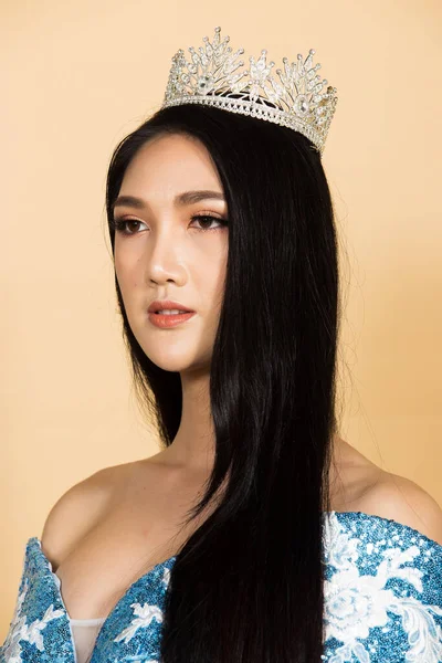Miss Beauty Pageant Queen Contest Asian Evening Ball Gown Flitteres — Stock Fotó