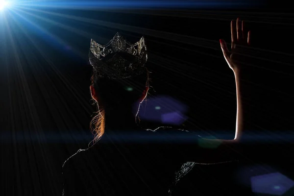 Bayan Güzellik Yarışması Nın Gölge Yüzük Işığı Gümüş Elmas Taç — Stok fotoğraf