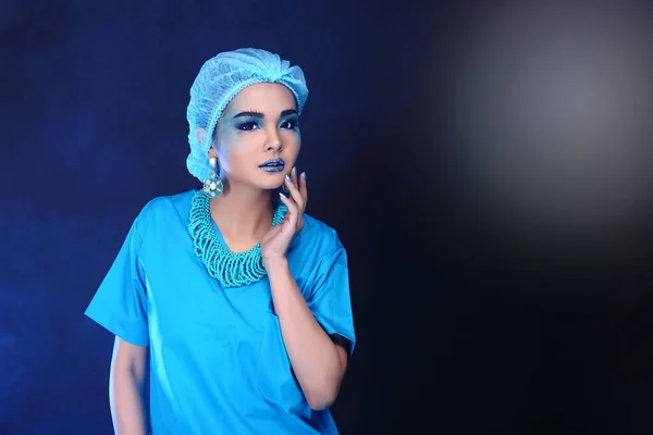 Mooie Aziatische Patiënt Vrouw Met Mode Make Blauwe Toon Accessoire — Stockfoto