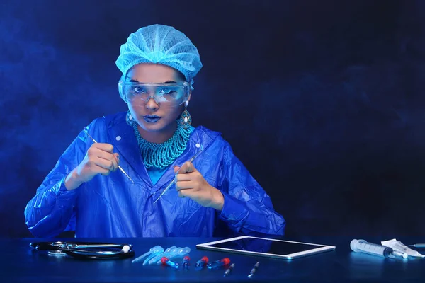 Chemie Aziatische Arts Vrouw Met Mode Make Fancy Lab Test — Stockfoto