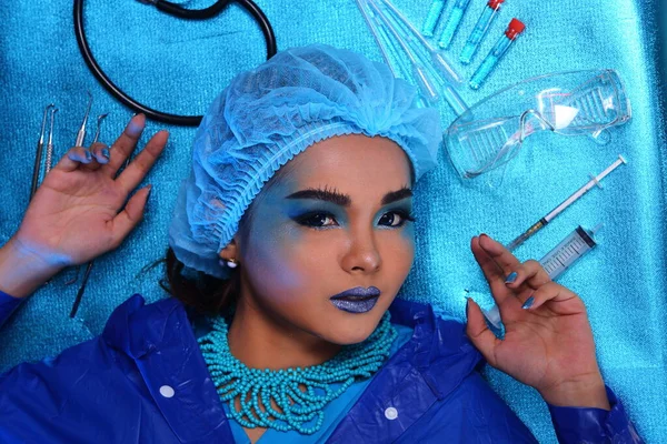 Creative Plastic Surgery Blue Tone Fashion Patient Modelo Femenino Con — Foto de Stock