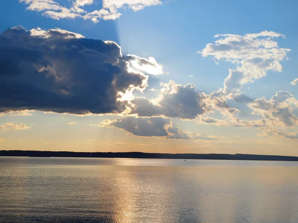 Solnedgång Vid Den Stora Floden Sommar Ryssland Ural Permregionen — Stockfoto