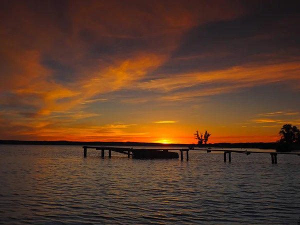 Bateau Pêche Jetée Coucher Soleil Sur Grande Rivière Été Russie — Photo