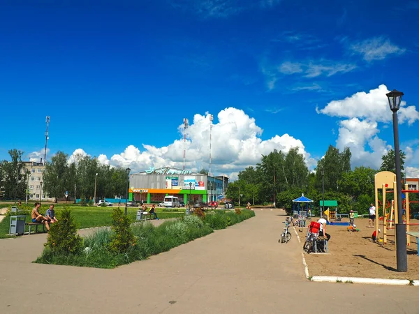 Het Centrale Plein Van Een Klein Russisch Stadje Zomer Rusland — Stockfoto